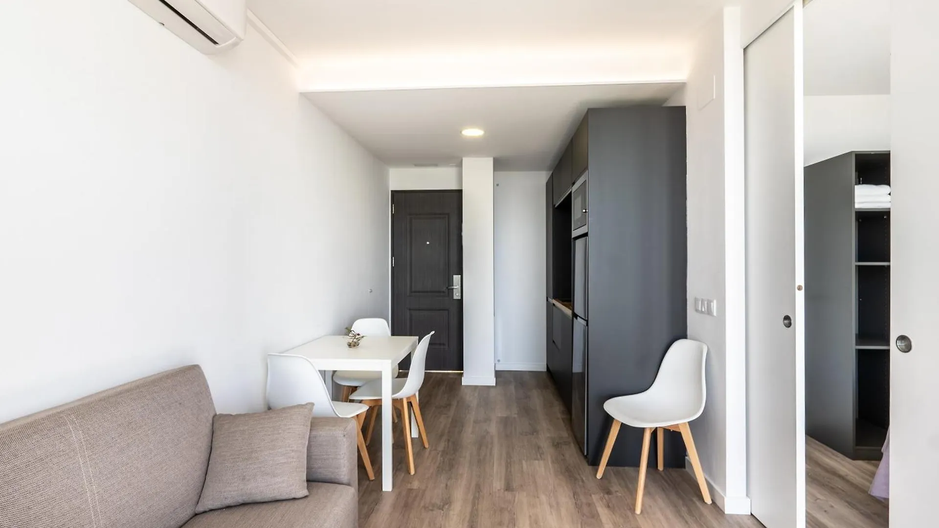 Aparthotel Comtat Sant Jordi Platja d'Aro 3*,  Spain